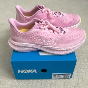 NIB Hoka one one Mach 6